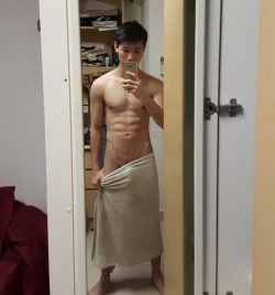 jackd-myx:  concerao:  What’s with #nationalselfieday hmm. I’m just gonna post old pix.  The towel should be on the floor. 