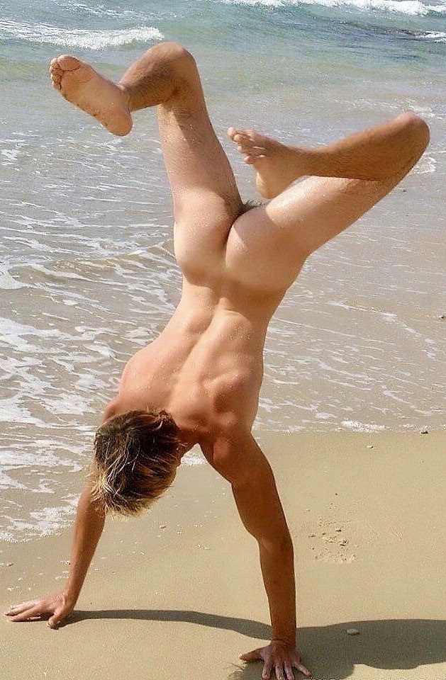 nakedmen-nakedmen:nudistsposts:Follow me for the hottest all male adult content on Tumblr 
