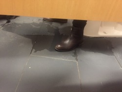 piss-crazed-pietaster:  burstingwithpee: The person in the stall beside me today had to go so bad that they didn’t quite make it onto the toilet in timeAlas, so close yet so far. 