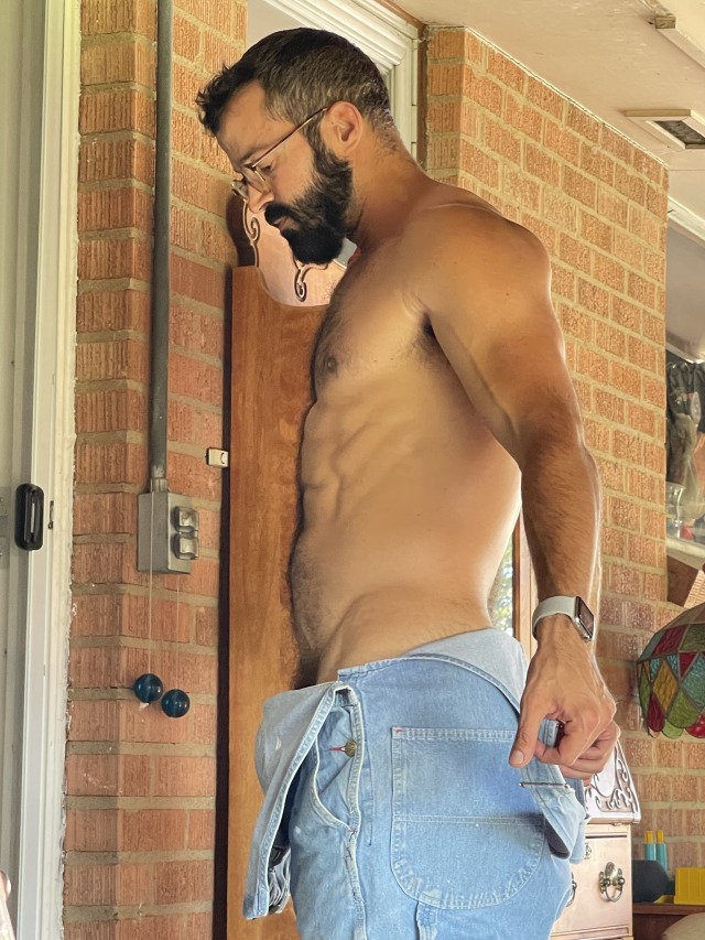 hunter-maverick:Yard work get up, no undies, come and get this 