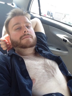 notlostonanadventure:  Guy I’m supposed to interview is late. Now I’m chilling in my warm car.