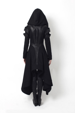shithowdy:  venatorgy:  tmirai:  declencheurs:  Gelareh designs coats  Want.  ah yes, tevinter  I must acquire these to achieve full Sith status. All I need is more money than I’ve ever had in a bank account at once. No problem. 