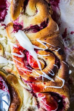 confectionerybliss:  Raspberry Sweet Rolls with Coconut Cream Cheese FrostingSource: The Food Charlatan