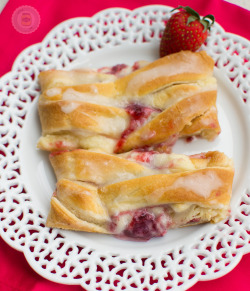 do-not-touch-my-food:  Raspberry Cream Cheese Danish Braid Pastry