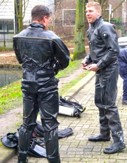 rubberdrysuitguys: Totally in love with the guy on the right IN his drysuit!