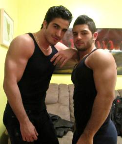 becauseicandrawbutts:  Anthony Moufarej and Jose Javier …What is life? .___.