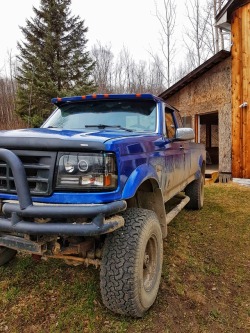primitive-nature:  finally got the old powerstroke road ready again for another season of offroad hauling. Only got 120,000kilometers on the old girl.