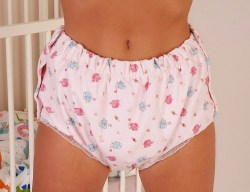 dreamiedaddy:  Very cute diaper cover! I had no idea elephants could be so cute! 