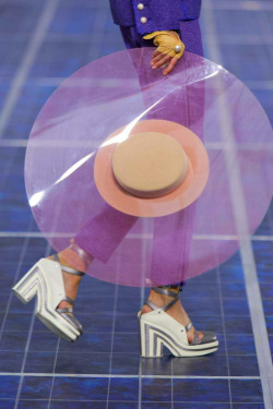 rick-owen:  Transparent Wide Brimmed Hats @ Chanel S/S 13  damn give me one.