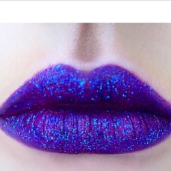 limecrime:  Libra glitter over Poisonberry lipstick, sick! What’s your favorite combo? ✨
