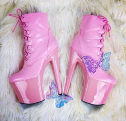 feelingvaguevintage:  90s Bubblegum Pink Lace Up D-Ring Mega Platform Ankle Boots // 7