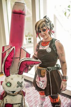 ikaricrossinglines:  videogamecosplay:  Tiny Tina cosplay by Seraph Cosplay. +Info:Model / Cosplayer: Seraph CosplayCharacter: Tiny TinaVideogame: Borderlands 2  wow that’s a spectacular makeup/costume job!It may be odd but somehow this just ..makes