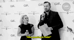 workbitchs:  Britney’s reaction to see a man twice her height speaking in polish 