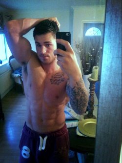 favhob:  My Favorite Hobbie: http://favhob.tumblr.com  Looks like a friend of my soon to b ex. Hee hee. He&rsquo;s hot!