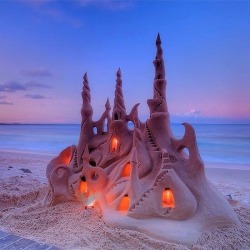 thelureoffantasies:  semaby:  tecmag-diams:  humor-retardad0:  Eu:  Sand Castles in the Sand.  Do y’all have different sand?   Stitch is my sand castle building spirit animal.