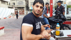 beurs-gays-ttbm:  Photos de Othman http://ift.tt/1LrLb0v  I want him so bad