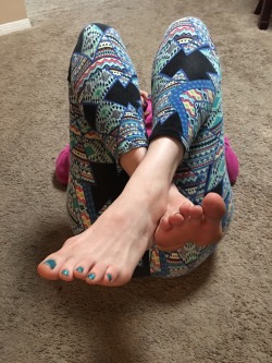opentolife37:  Just got home from yoga, hubby is quick to help me take my sweaty feet out and rub them like s good hubby!💕💋👣💕💕💋😍😍