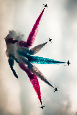 r2&ndash;d2:  The Red Arrows - 2013 by (YorkshireFlyer) 