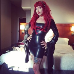 deannadeadly:  Tonight’s #fetishcon outfit! Made by @ausriefel #latex #latexfetish #redhead #hailsatan #fetishwitch 