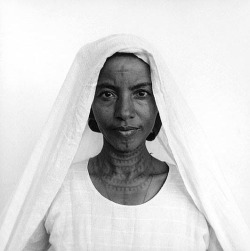 samuelernesto:  Eritrean woman from Tigrinya tribe with traditional tattoo. Photographer unknown   We have a history of tats