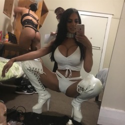 stripper-locker-room:https://www.instagram.com/ashton00avenue/