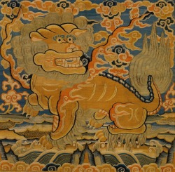 arsvitaest:  Rank badge with lion Origin: ChinaDate: 15th centuryMedium: Silk and metallic thread tapestryLocation: The Metropolitan Museum of Art, New York During the Ming dynasty, the ceremonial robes of government officials bore insignia designating