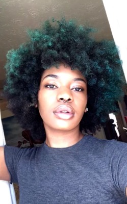 lyssamaxiscute:  mistertilmonjr:   nuffsed69:  Sexy &amp; Beautiful 👌😬  I fuckin LOVE black women💖💖💖   What’s her name? 