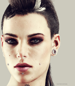 ashjohnsons:  UP CLOSE AND PERSONAL:  Clara Lille - Watch Dogs 