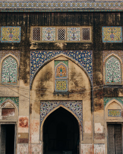 aabbiidd:   “Everyone sees the unseenin proportion to the clarityof his heart.” -Rumi•Wazir Khan Mosque.Lahore, Pakistan. (Instagram: aabbiidd)