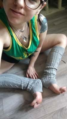 themissarcana:  You know what’s cute? Toes. Duh. You knew that. But toes peeking out from some leg warmers. Extra cute. I dunno why though? Someone explain it to me!  Btw new video will be released this week! Black Flats Dangle JOI. Be the first to