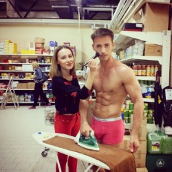 emilia-cecylia-lipinska:  I can’t complain about my job  :D it’s nice that my model helps me in my work ;)) / I won’t despise ‘male perfect housekeeper’ like that :D and u? #backstage #work #makeupartist #stylist #mua #ilovemyjob #funny #malemodel