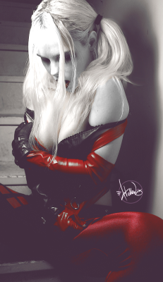   Harley Quinn cosplay shot at Hollow GRND StudioPhotography and editing by Hollow2.5   