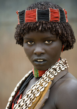 theveryedgeoftheworld:  Hamar tribe girl Ethiopia by Eric Lafforgue on Flickr. 