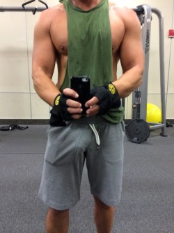 southerncrotch:  How straight can he be if he gets hard taking pictures of his own muscles? 