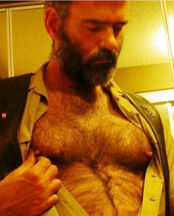 Daddy needs his nipples worked on.More nippleplay at nipplepigs.tumblr.com