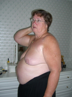 A very nice big sexy old belly.Find YOUR big belly older lover here!