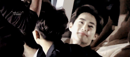 how Suho smiles (＾▽＾)
