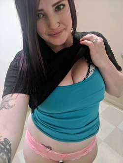 get-wild-at-work-for-me-baby:  Showing off in my new scrubs [F] // All photo credit and gratitude goes to hereMore on the Get Wild At Work Blog