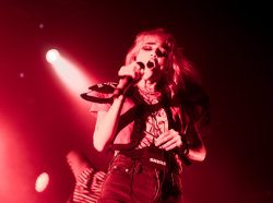 loveyouclaire:    Grimes @ Terminal 5. Manhattan, New York. November 16, 2015  Photo by Chad Batka fot The New York Times 