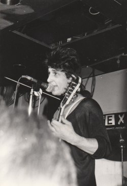 sweet-love-und-romance:  Johnny Thunders photographed by Michael Quirke at The Vortex, London, 1977. via 