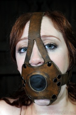 slavecunt-2b-trained:  4bdsmsluts:  you can’t scream for help  Just the way i should be kept!
