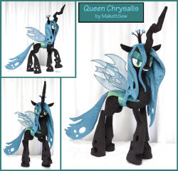 imaponeigh:  royalcanterlotvoice:  MLP Queen Chrysalis Plushie by ~MakeItSew shes going to make one for fluffle puff’s mod@!!  *sploosh*  daaaaaayumm