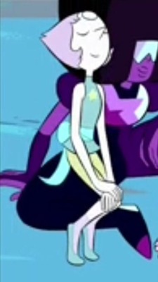 ITS BLURRED BUT LOOKI’m not sure what I’m supposed to be looking for but I’m never adverse to looking at Pearl so