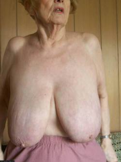 retinwis60:  freepostjellyfish:  Magnificent  Perfectâ€¦   Gorgeous hanging granny tits!Find your mature sex partner here!