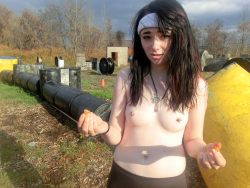grodyhoe:  paintball squishing  