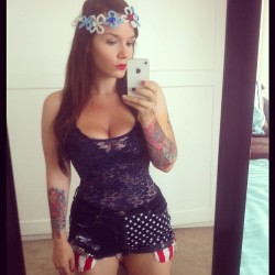 actionsworld:  And,Good night! Hope everyone had a fun and safe 4th! I made headbands today at work,they were a huge hit! #playingdressup #hourglass #inkedgirls #girlswithtattoos #flowercrowns #6amwakeupcall