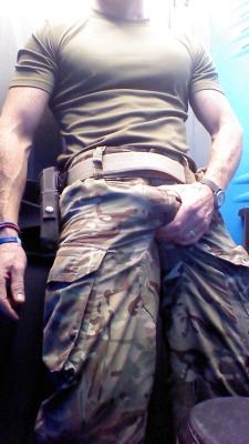 southerncrotch:  Port-o-potty military exhibitionist