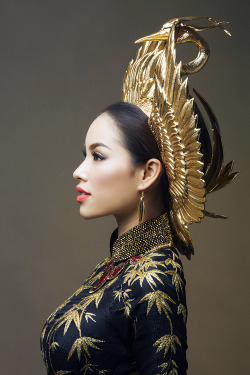 winterlitany:  Look how beautiful Miss Vietnam is omg. Fire bender Vietnamese queen. [x]   Wow