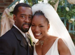 whaticantremembernow:  securelyinsecure:  Angela Bassett and Courtney B. Vance - The two met in the 1980s while students at the Yale School of Drama and married in 1997. They have two children - daughter Bronwyn Golden and son Slater Josiah.  Gorgeous