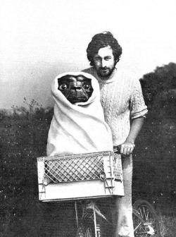 Steven Spielberg avec E.T. en 1982.
